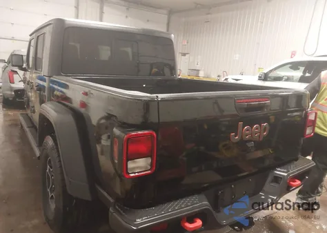 2023 Jeep Gladiator Mojave 4X4 z USA, uszkodzony, nr VIN 1C6JJTEG6PL543409